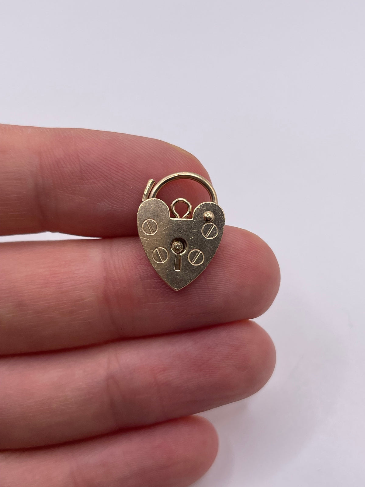 9ct gold padlock 6