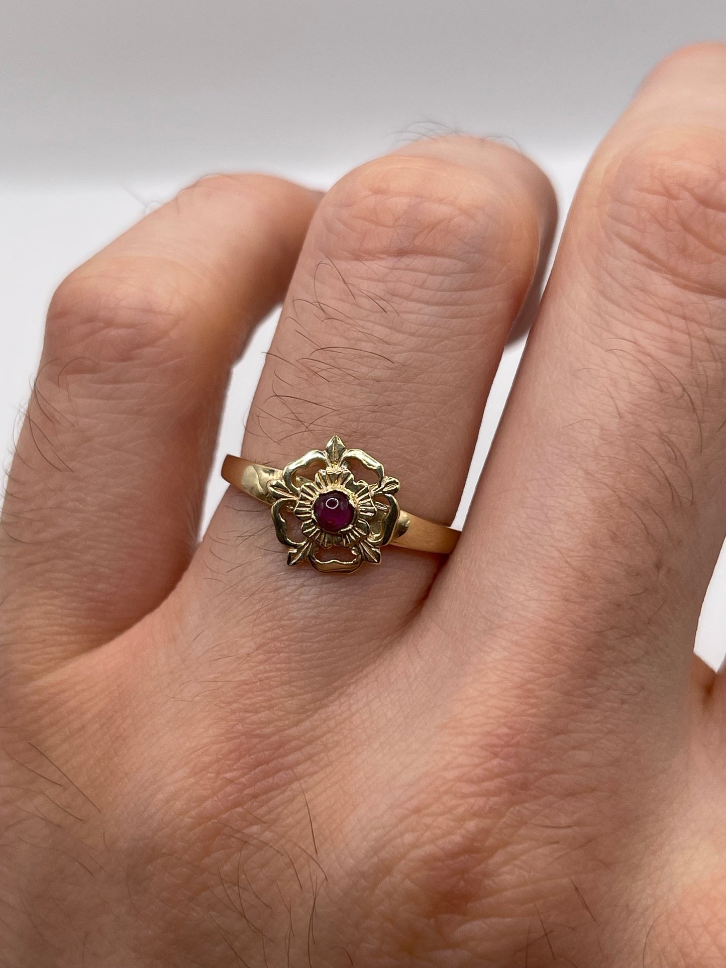 9ct gold garnet Tudor rose ring