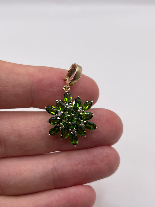 9ct gold diopside and diamond cluster pendant