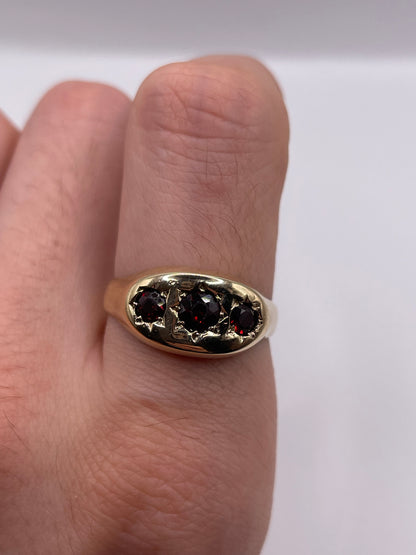 9ct gold garnet gypsy ring