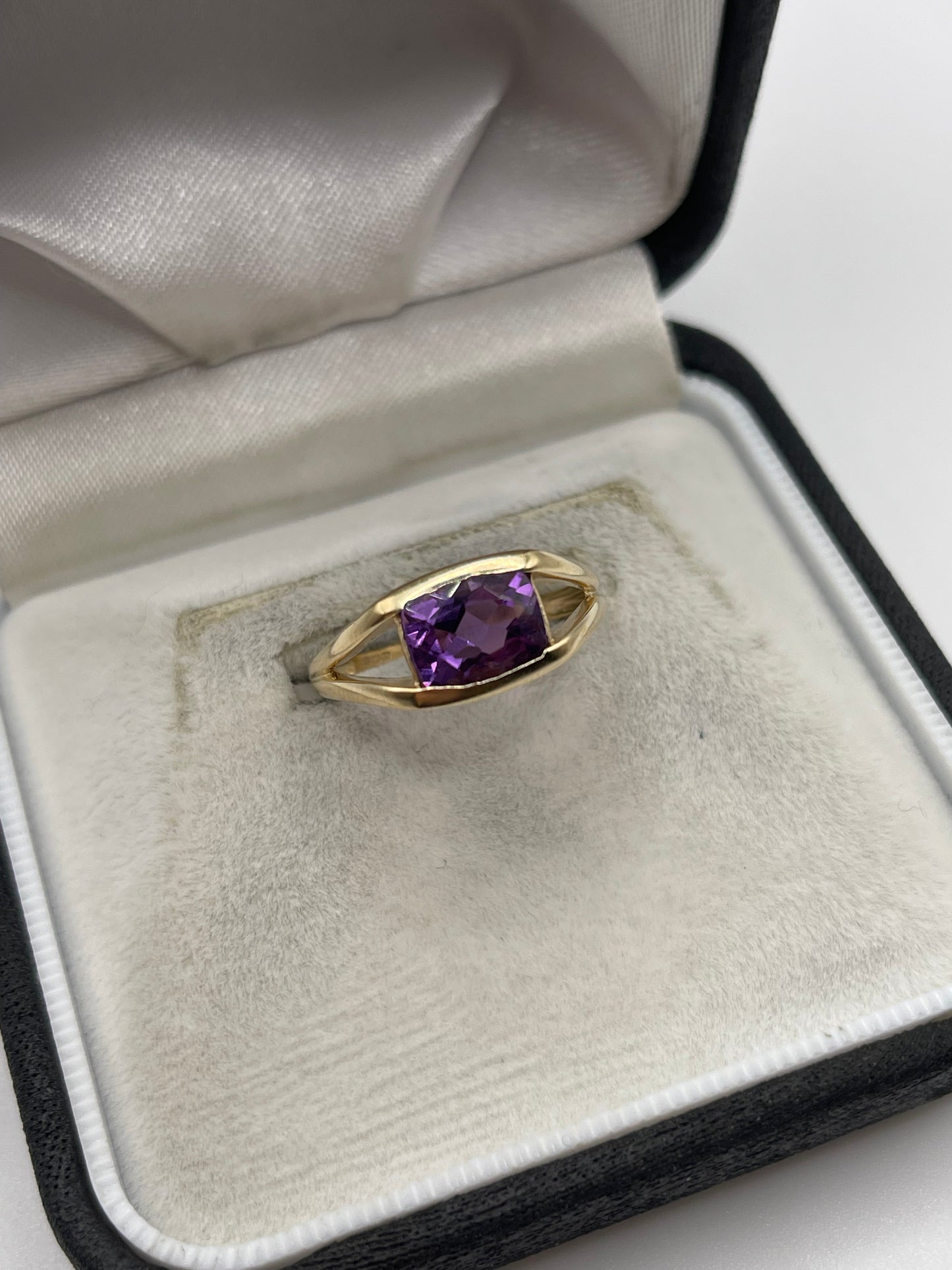 9ct gold amethyst ring