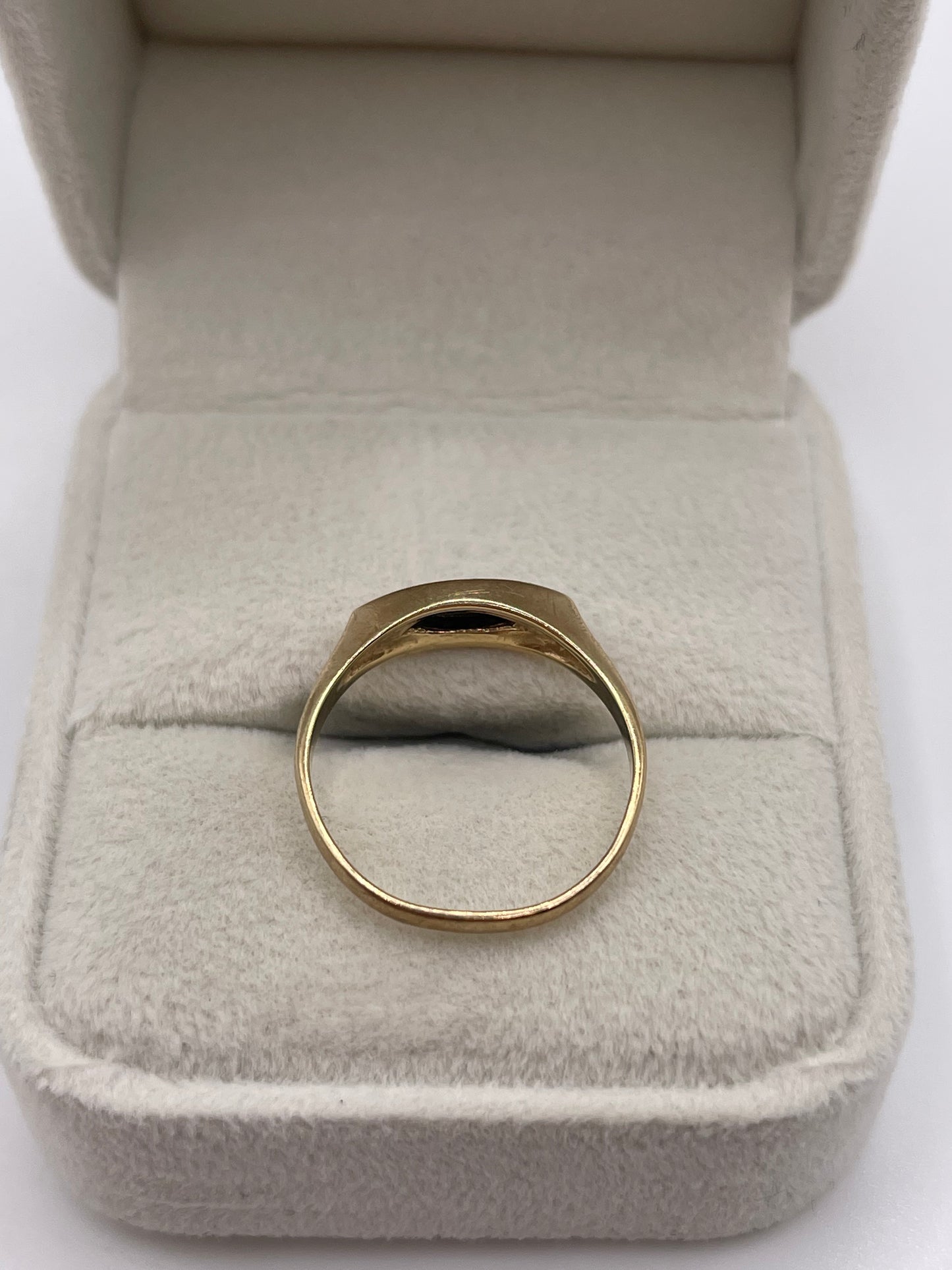 9ct gold onyx ring