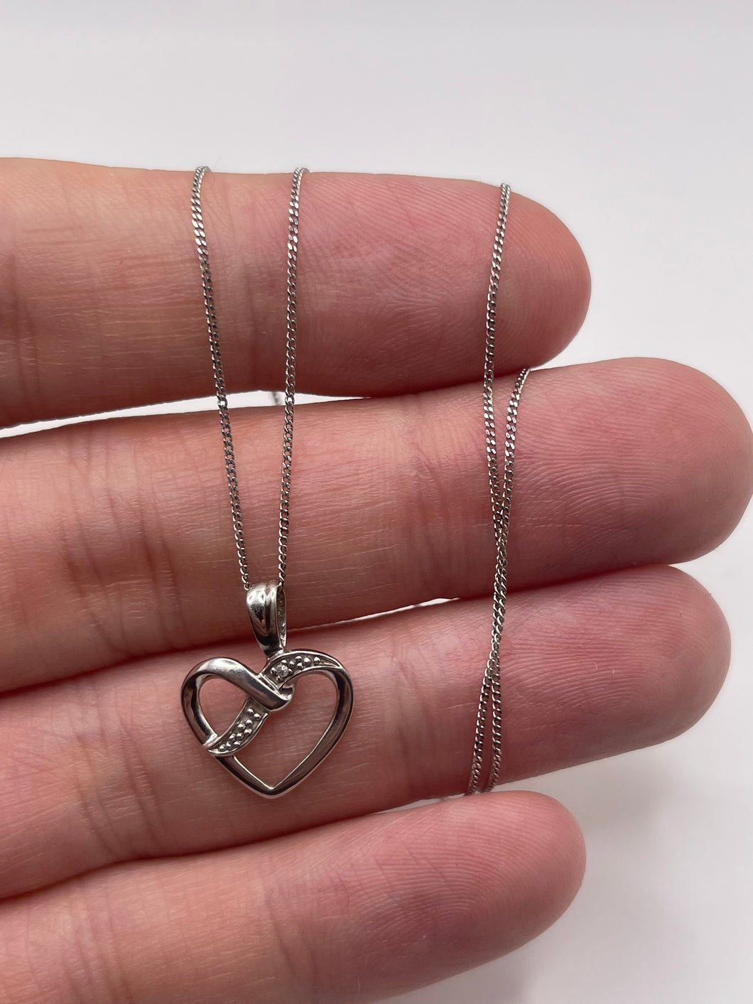 9ct white gold diamond heart necklace