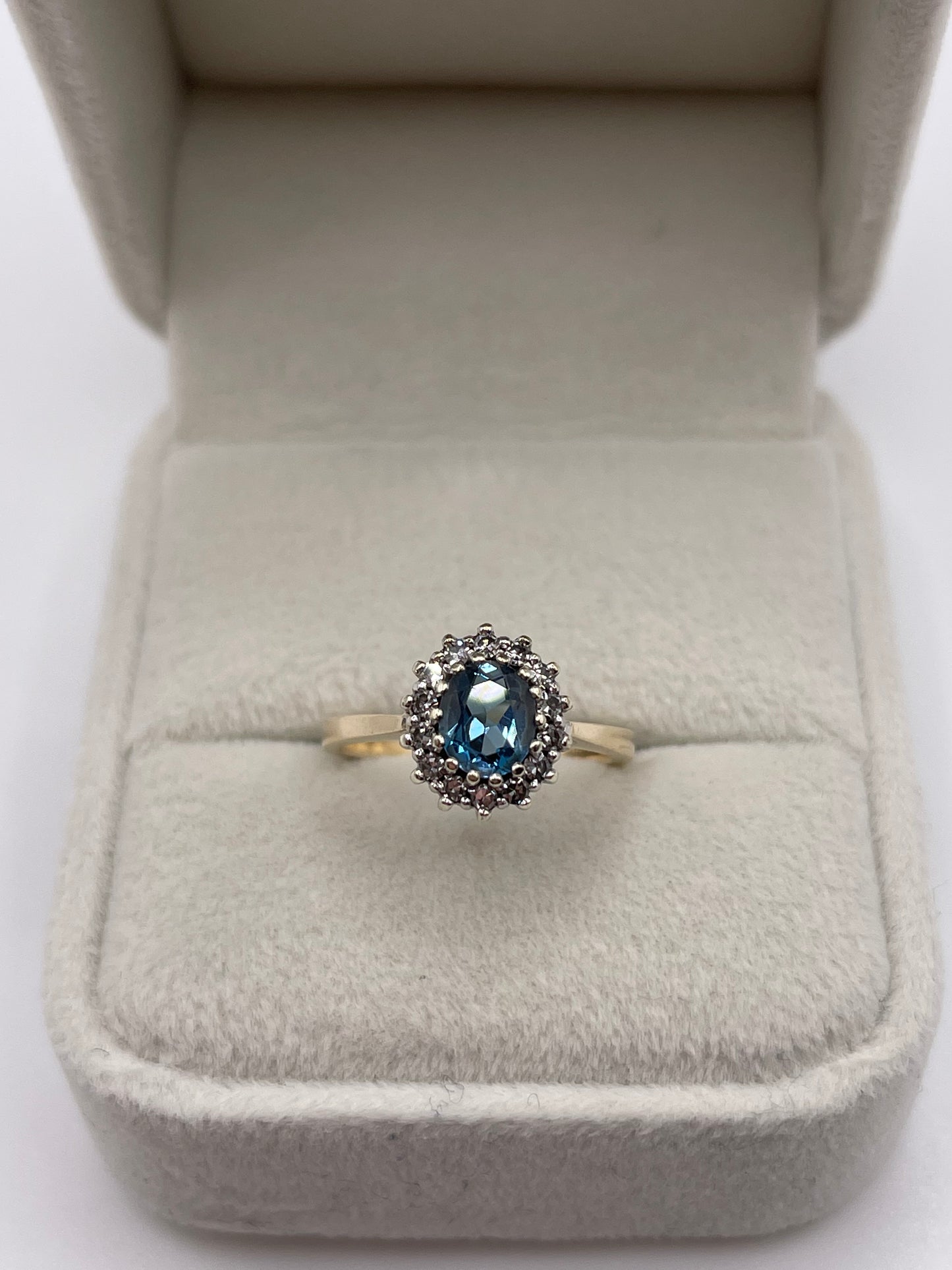 9ct gold topaz and diamond ring
