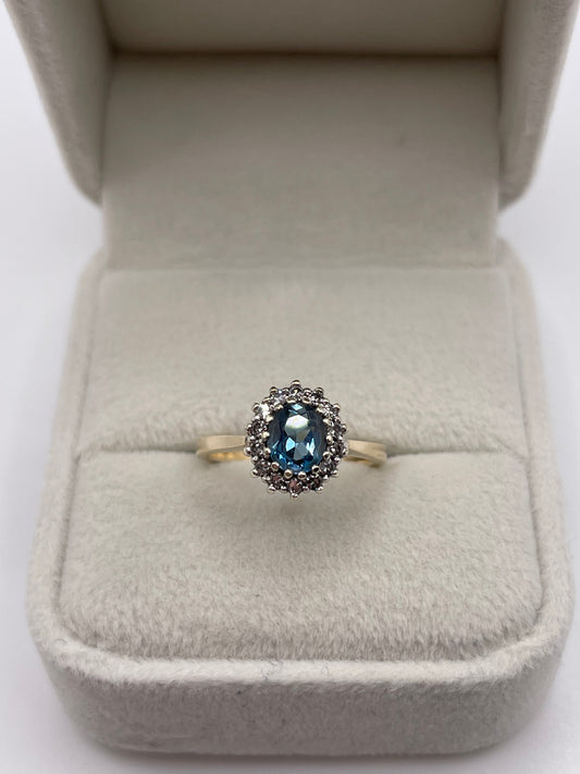 9ct gold topaz and diamond ring