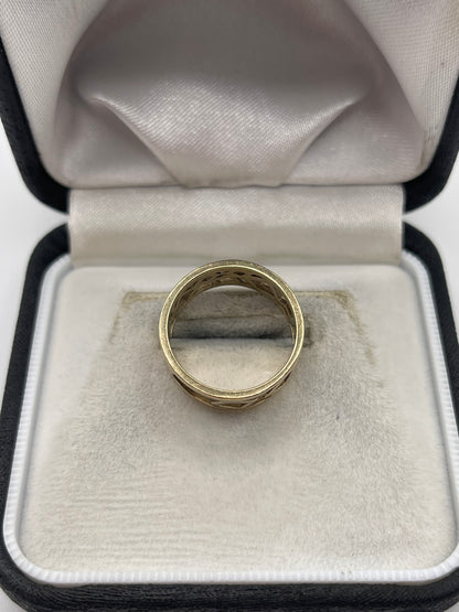 9ct gold abstract band