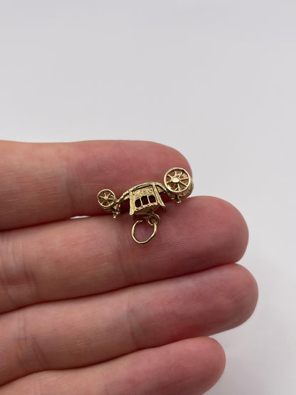 9ct gold carriage charm