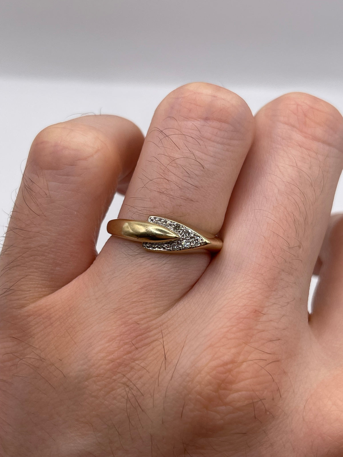9ct gold diamond ring