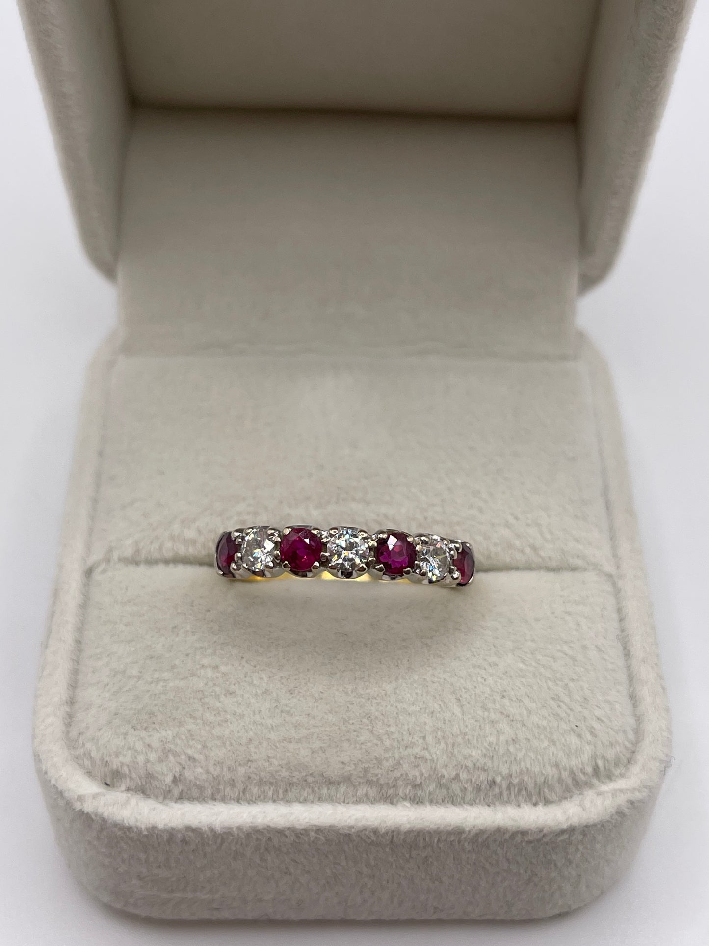 18ct gold ruby and diamond ring
