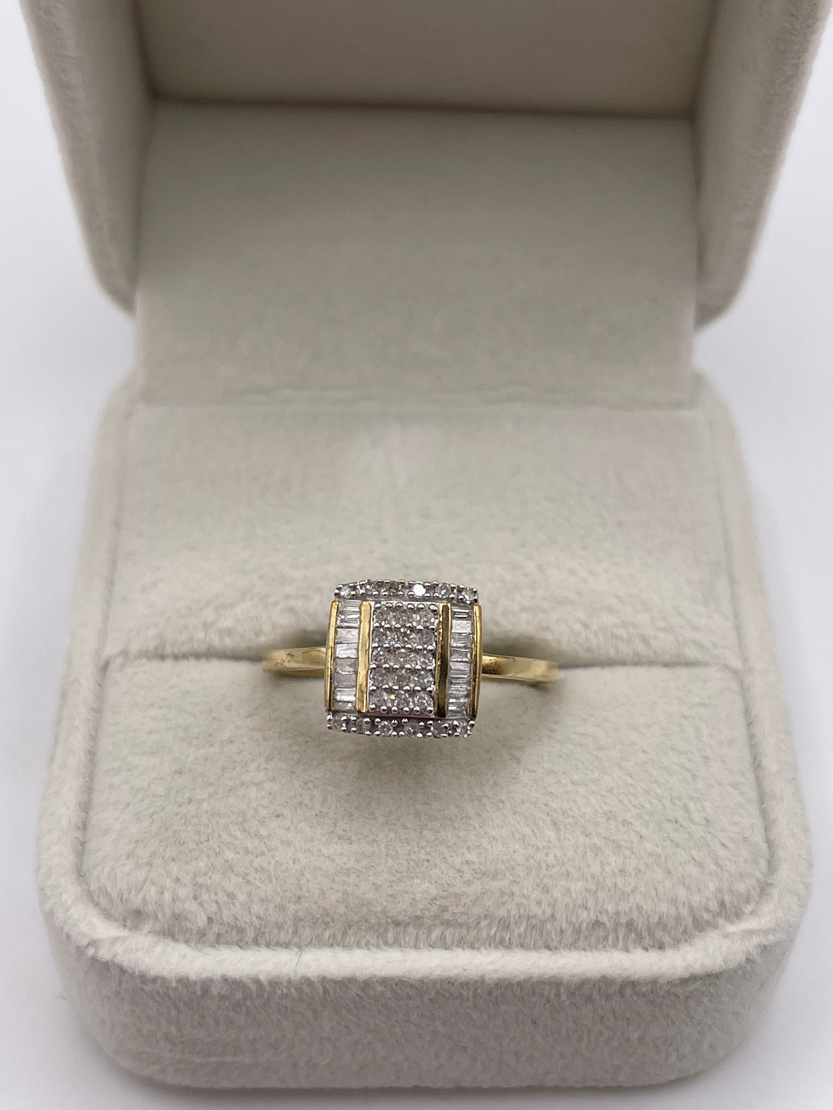 9ct gold diamond ring