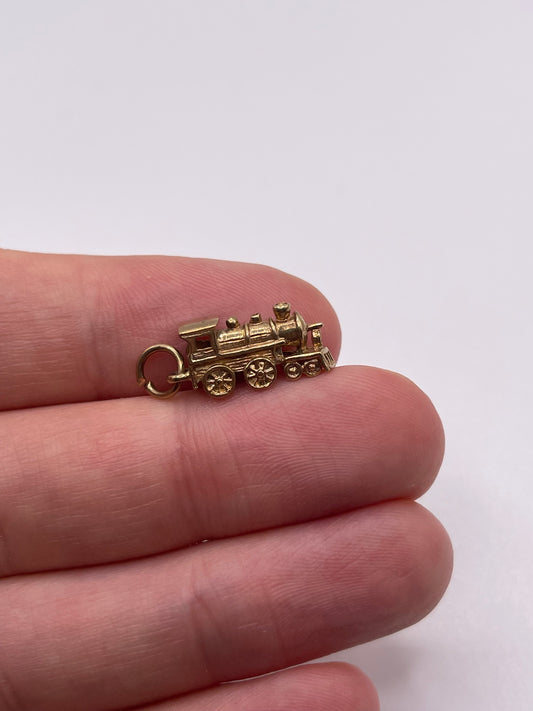 9ct gold train charm