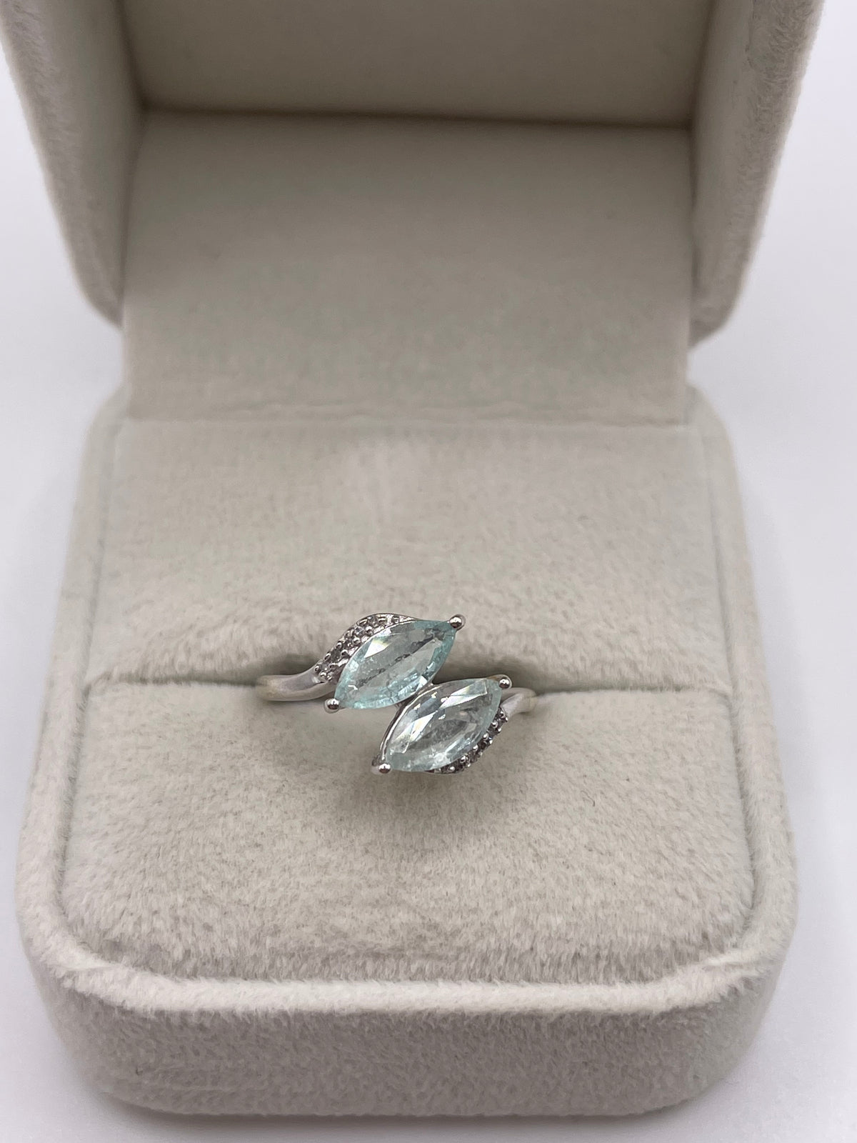 9ct white gold tourmaline and diamond ring