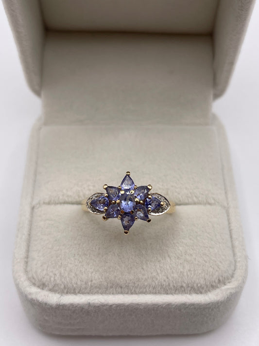 9ct gold tanzanite and diamond ring