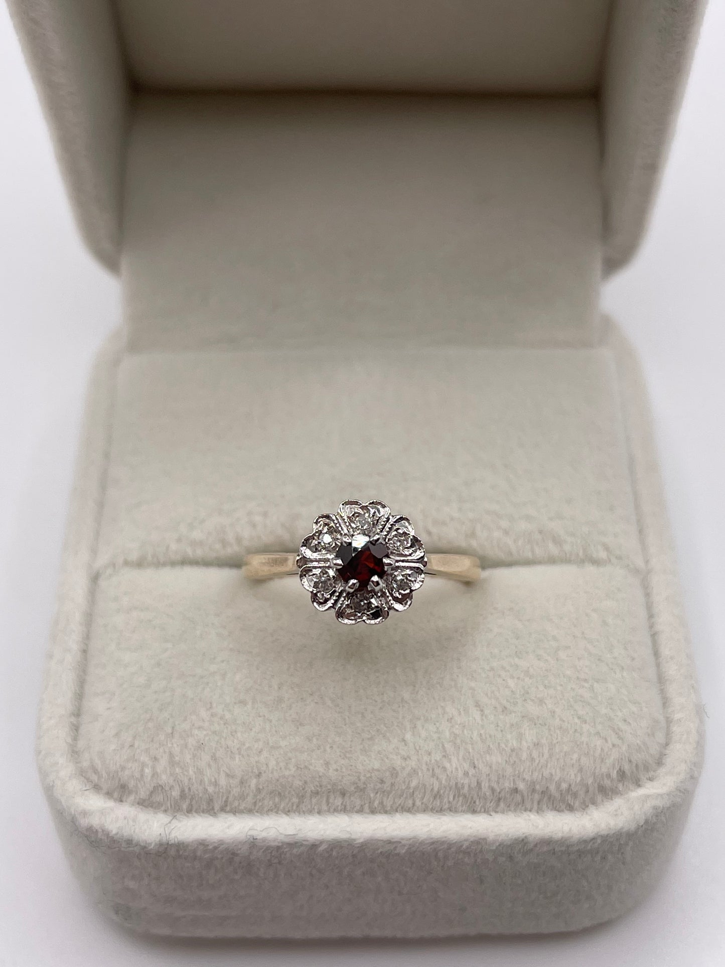 9ct gold garnet and diamond ring