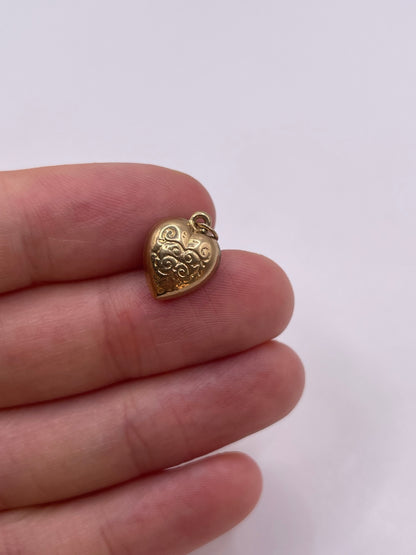 9ct gold engraved heart charm