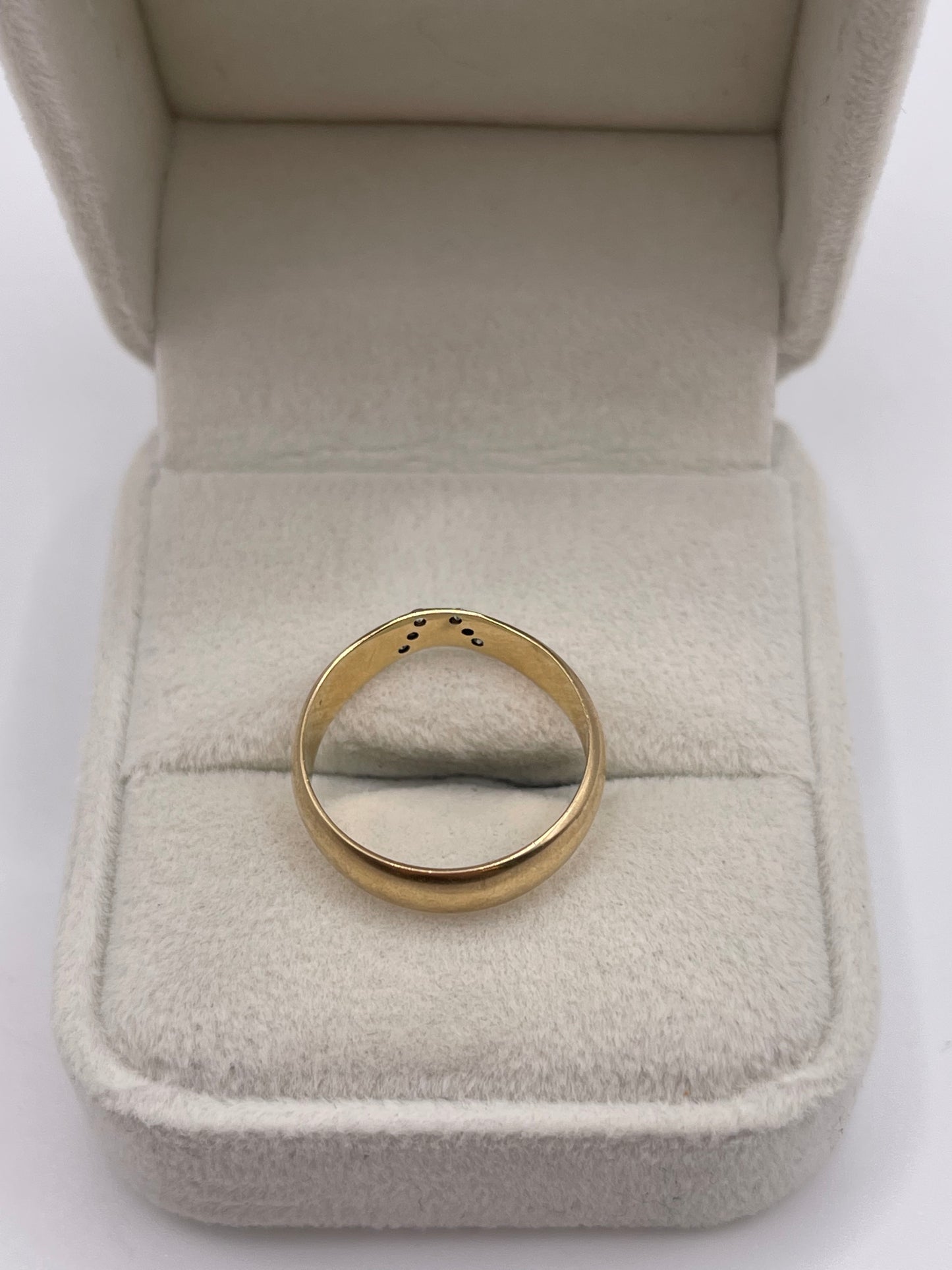 9ct gold diamond band