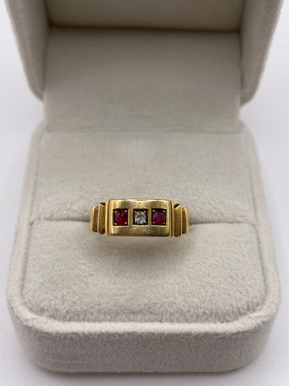 Antique 18ct gold ruby and diamond ring
