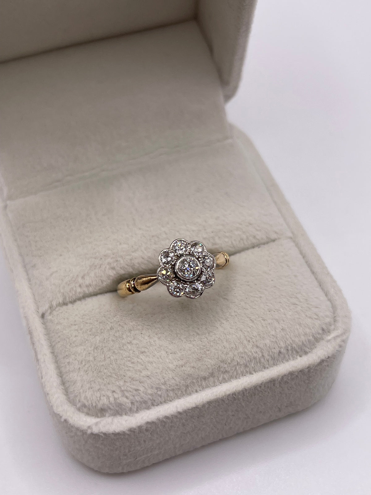18ct gold platinum old cut diamond cluster ring