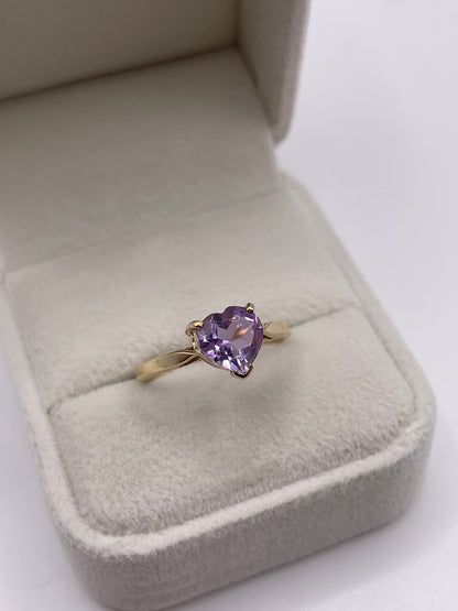 9ct gold amethyst heart ring