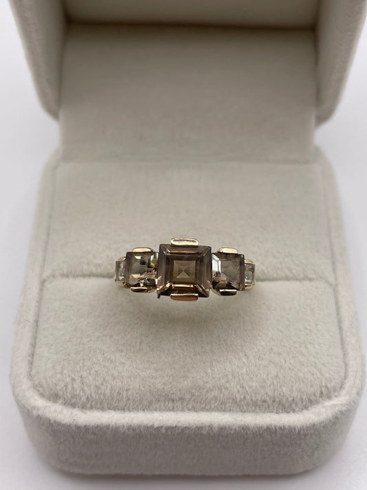 9ct gold Smokey quartz and zircon ring