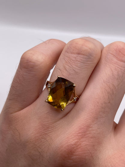 9ct gold quartz and diamond ring