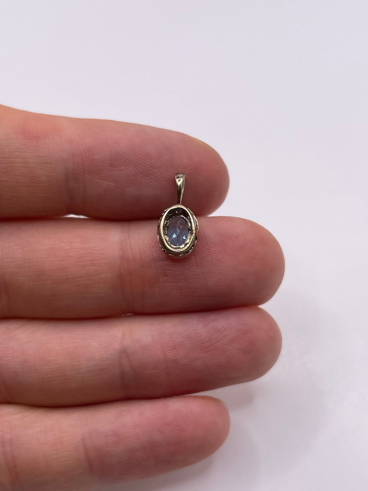 9ct gold topaz and diamond pendant