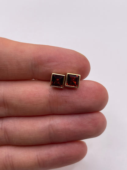 9ct gold garnet earrings
