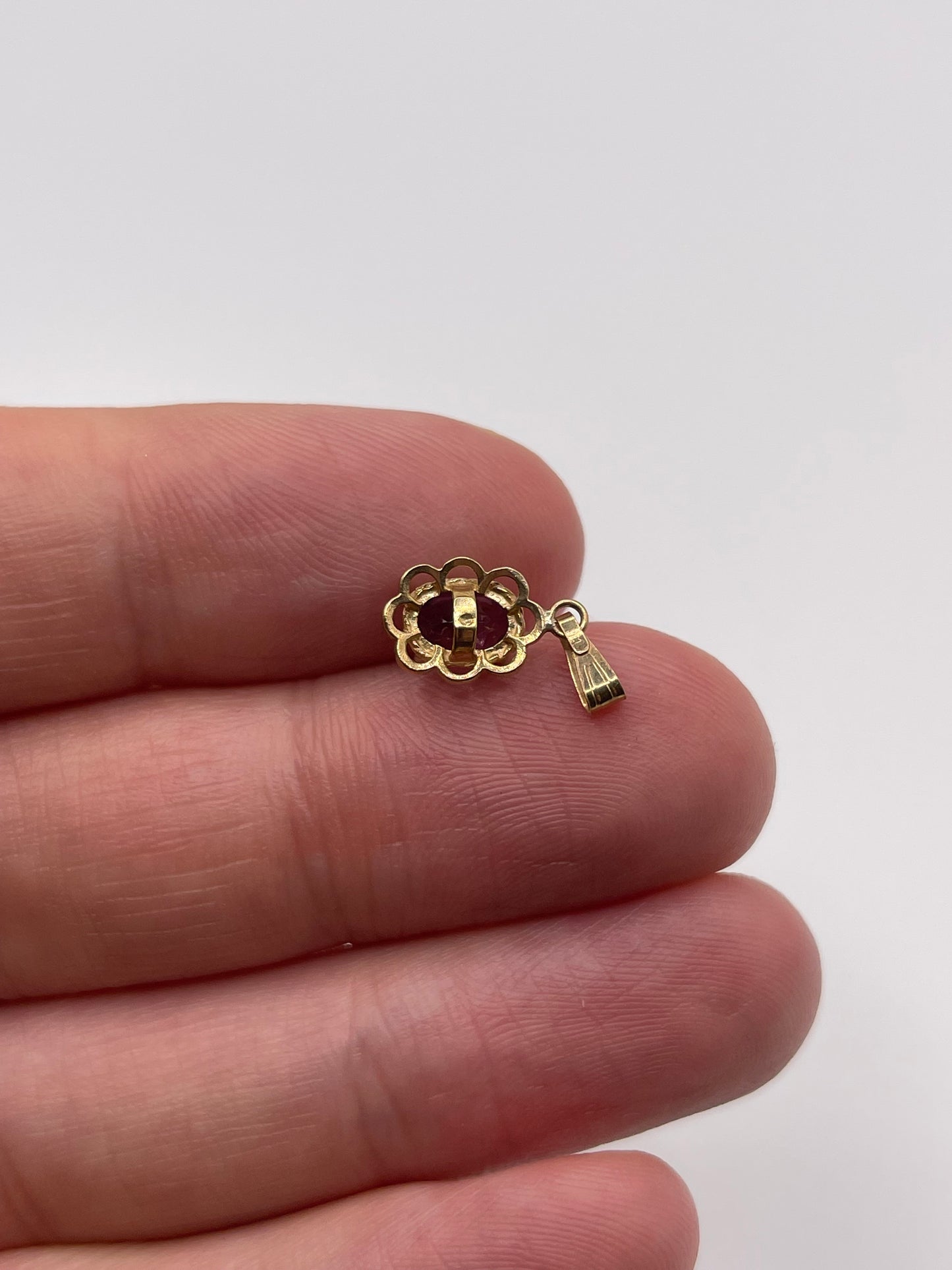9ct gold amethyst pendant