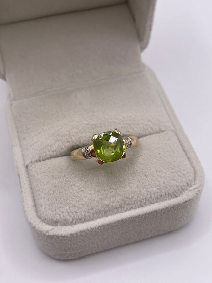 9ct gold peridot and diamond ring