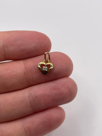 9ct gold diamond heart pendant