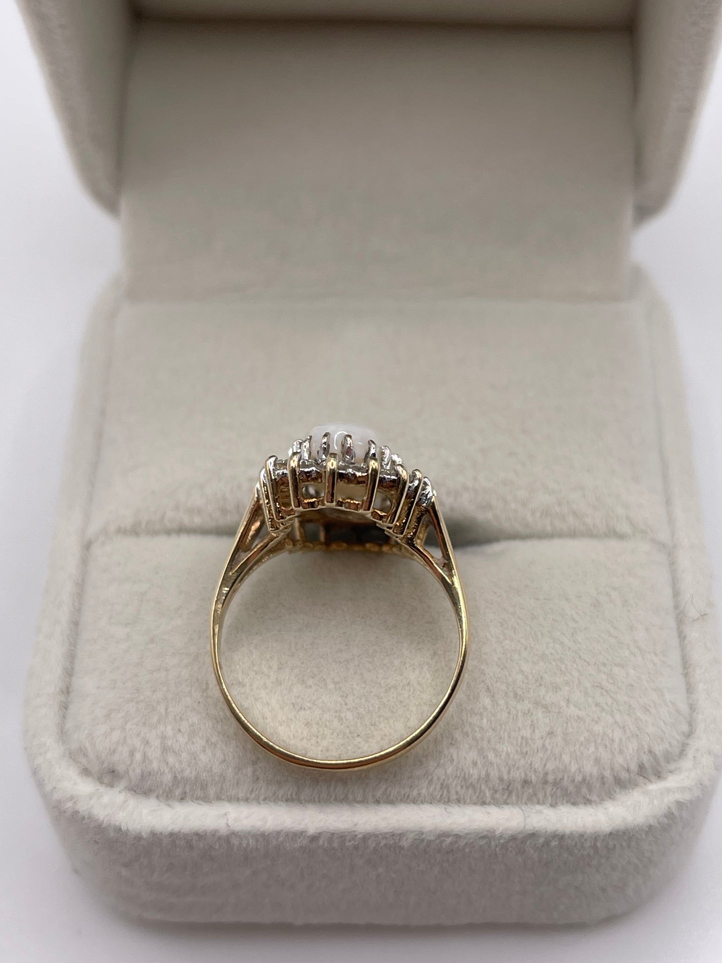 9ct gold opal and cz ring