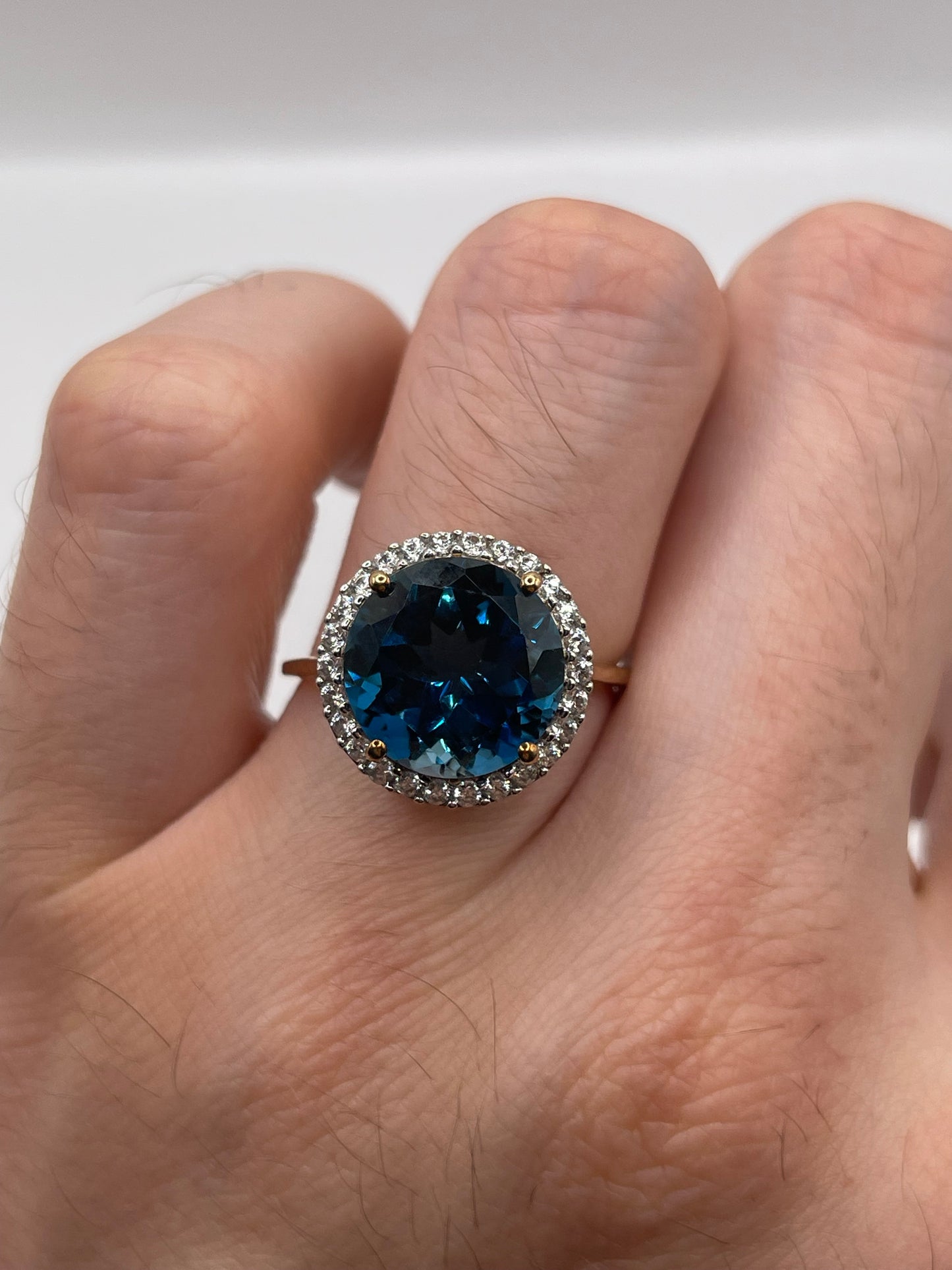 9ct gold topaz and zircon ring