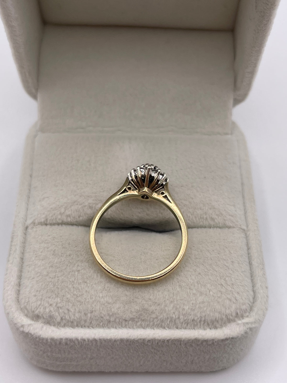 9ct gold sapphire and diamond ring