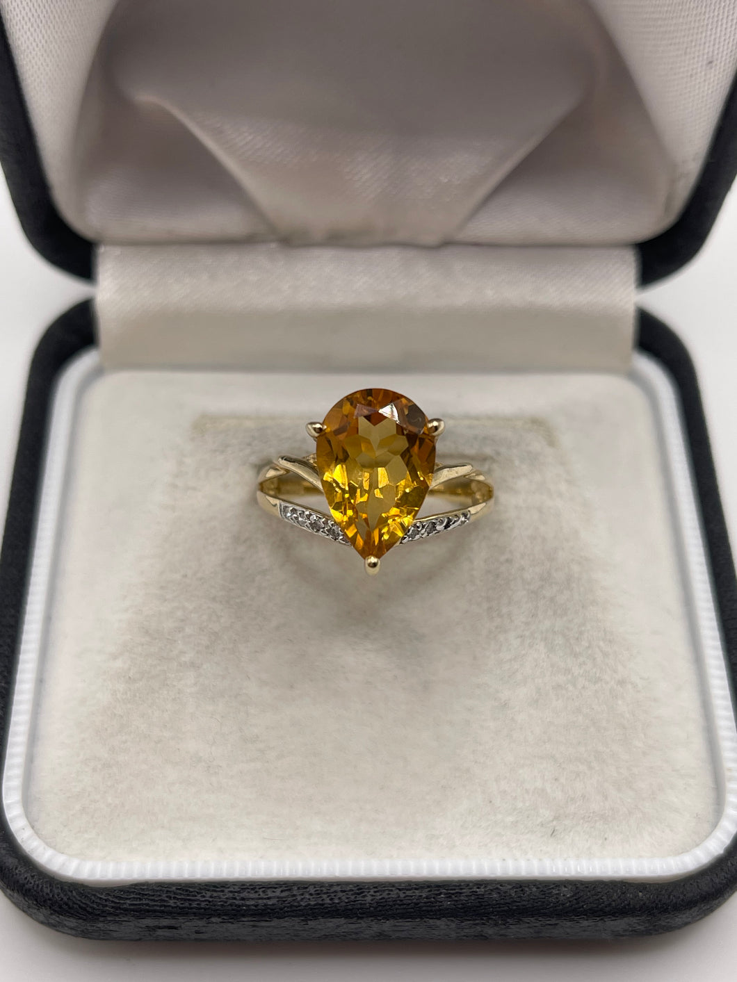 9ct gold citrine and diamond ring