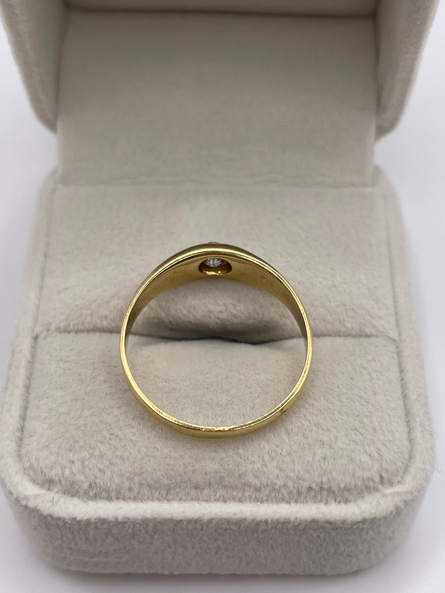 18ct gold diamond gypsy ring