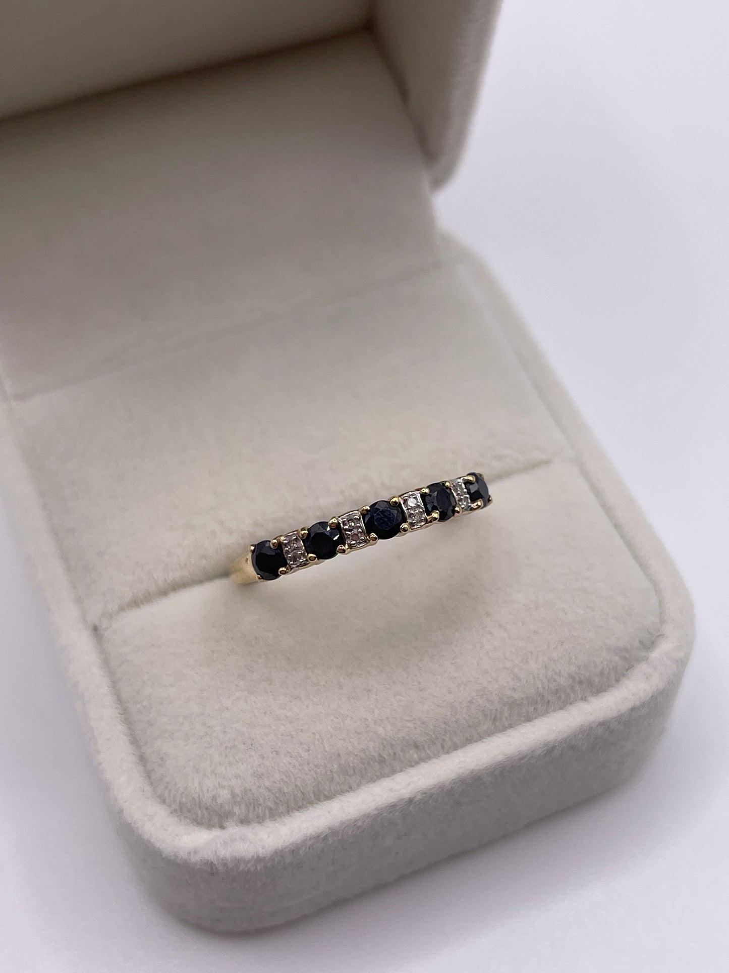 9ct gold sapphire and diamond ring