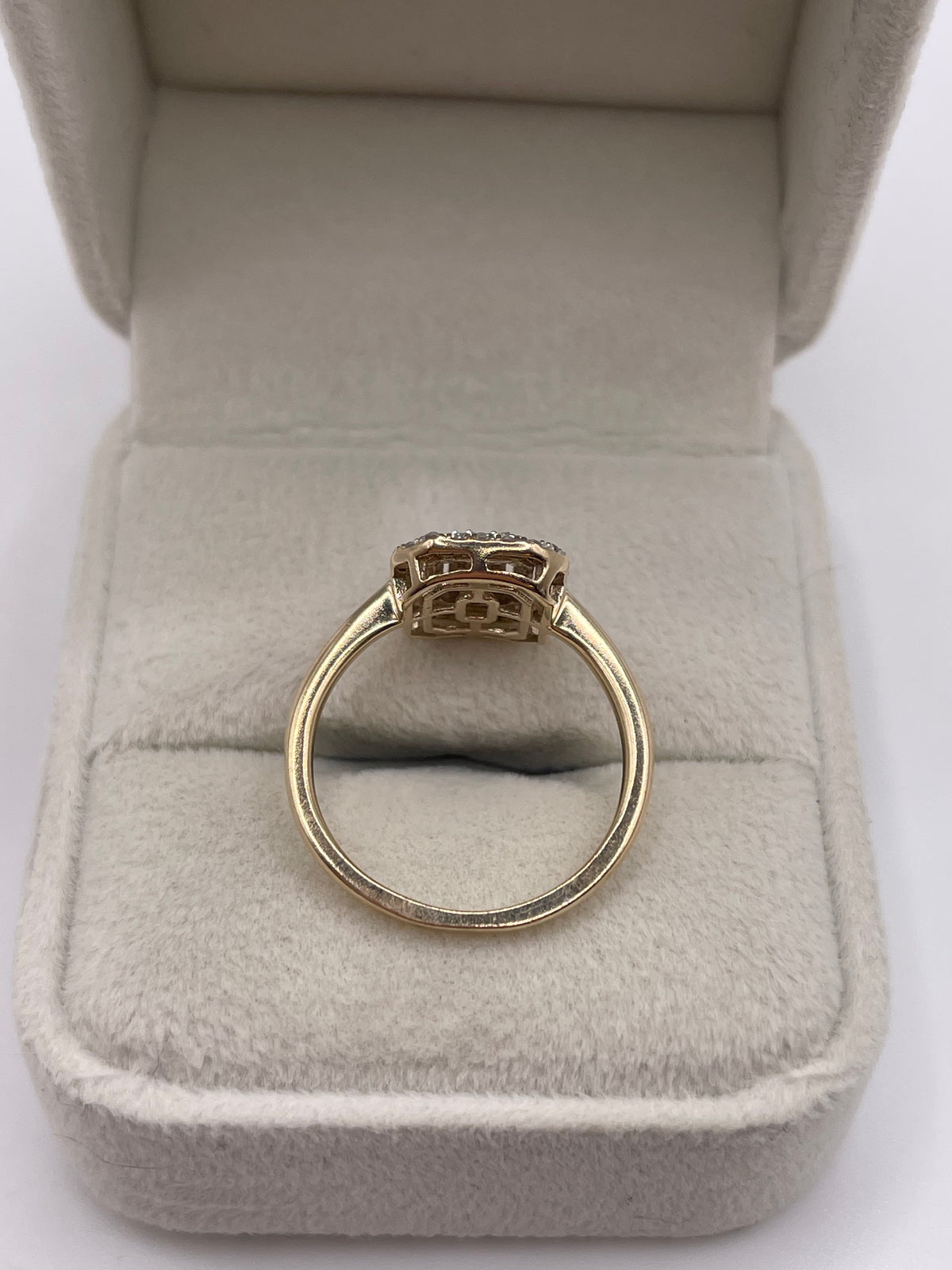 9ct gold diamond cluster ring