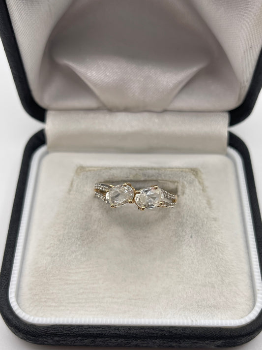 9ct gold white zircon ring