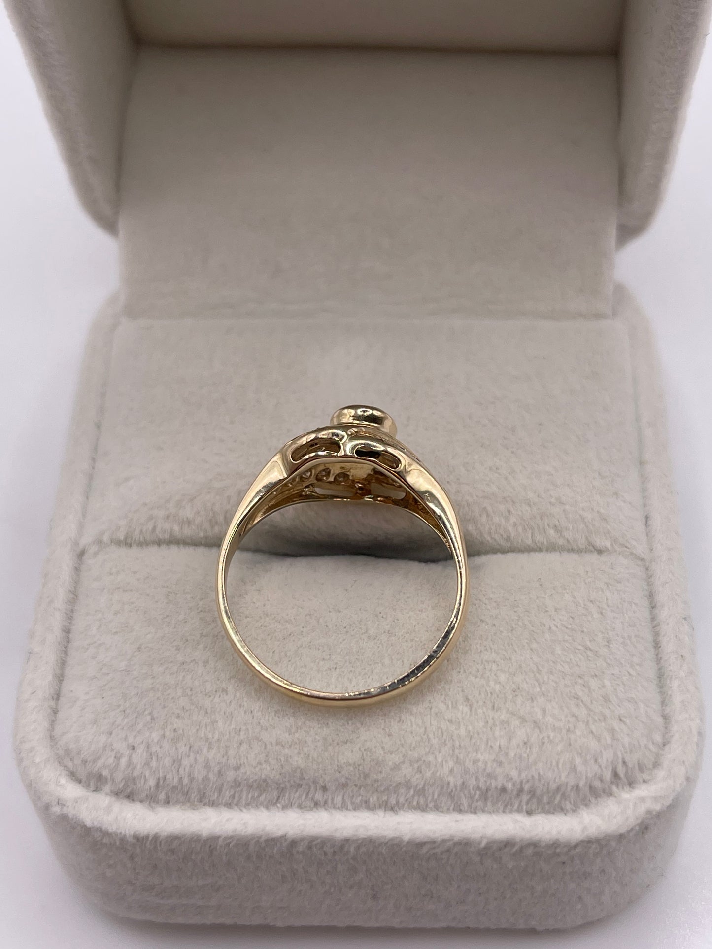 9ct gold sapphire and diamond ring