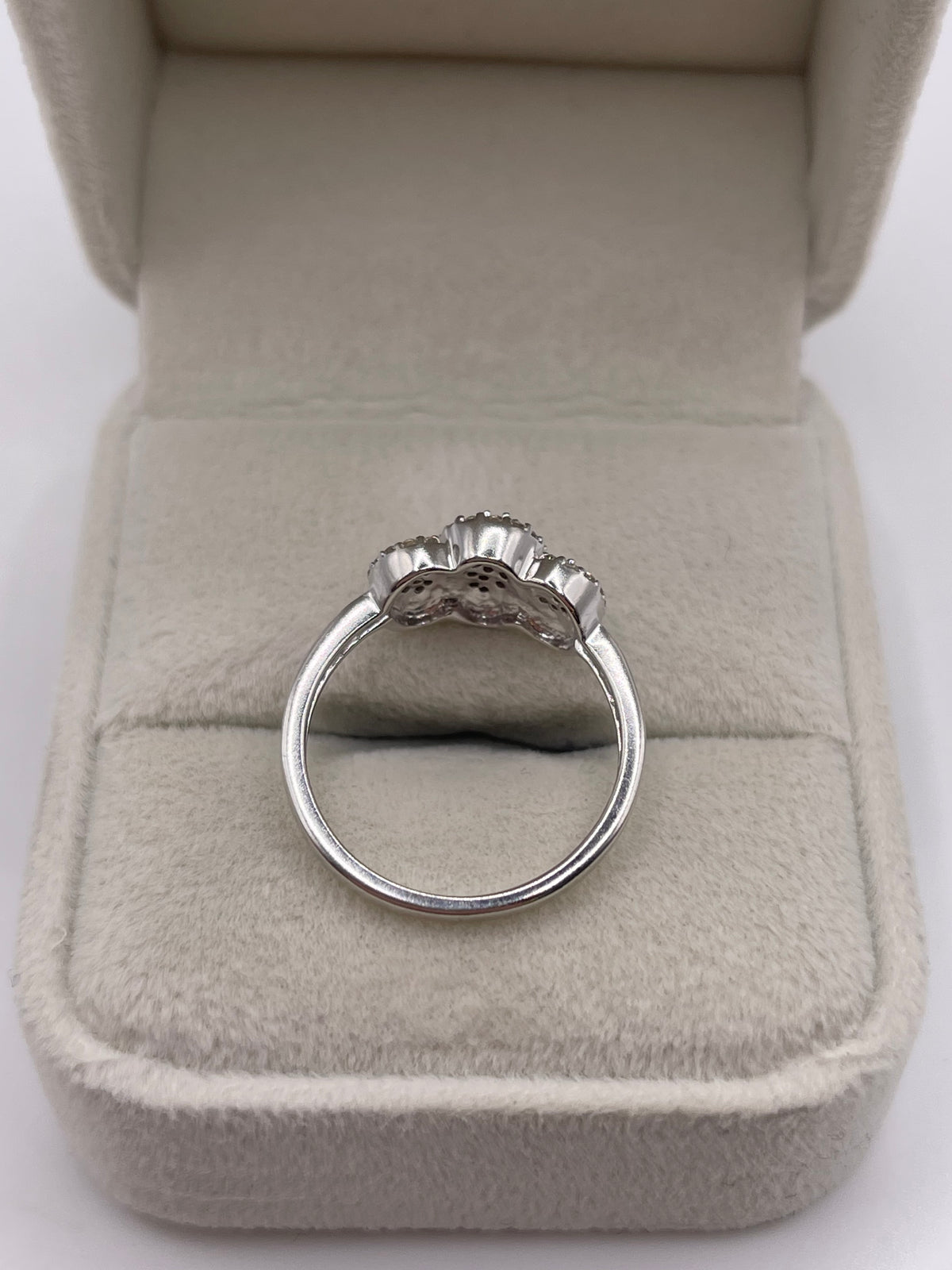 9ct white gold diamond cluster ring