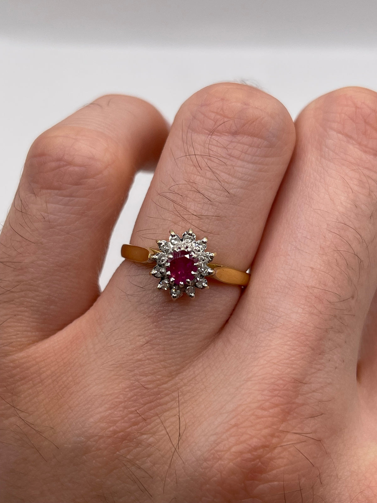 18ct gold ruby and diamond ring
