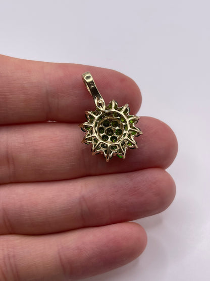 9ct gold diopside cluster pendant