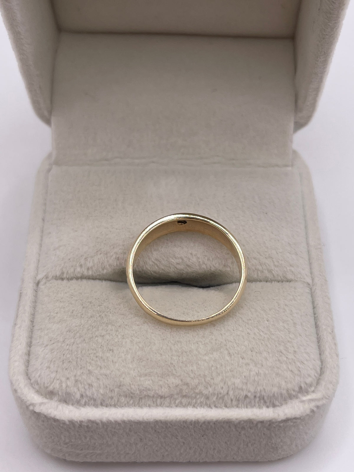9ct gold sapphire gypsy ring