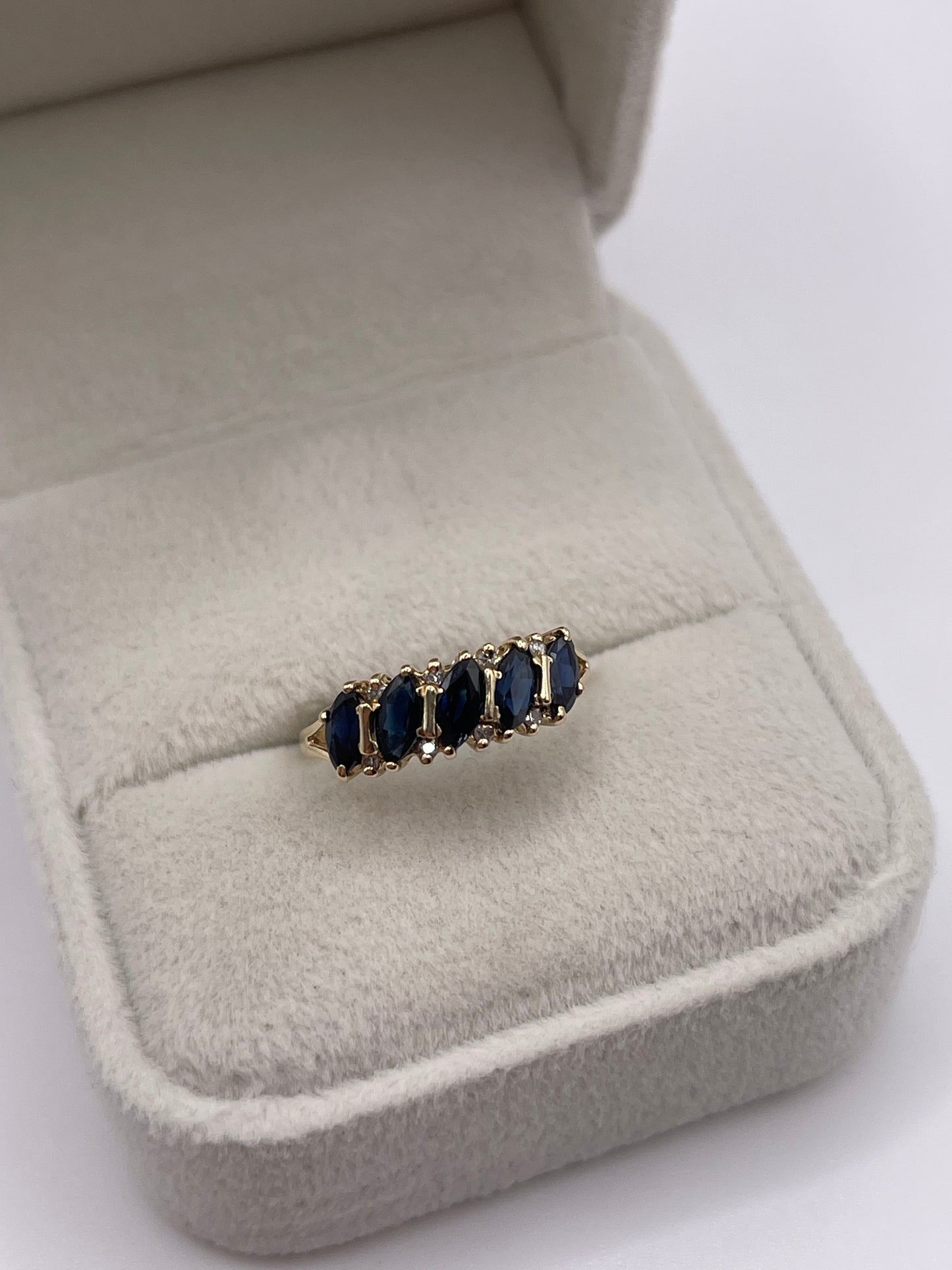 9ct gold sapphire and diamond ring