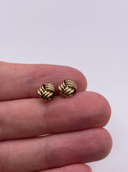 9ct gold knot earrings