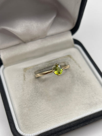 9ct gold sphene ring