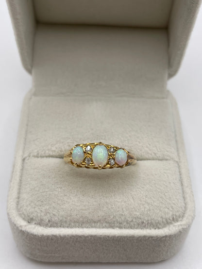 18ct gold opal and diamond ring
