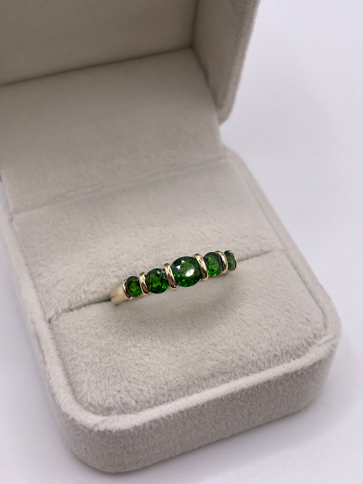 9ct gold diopside ring