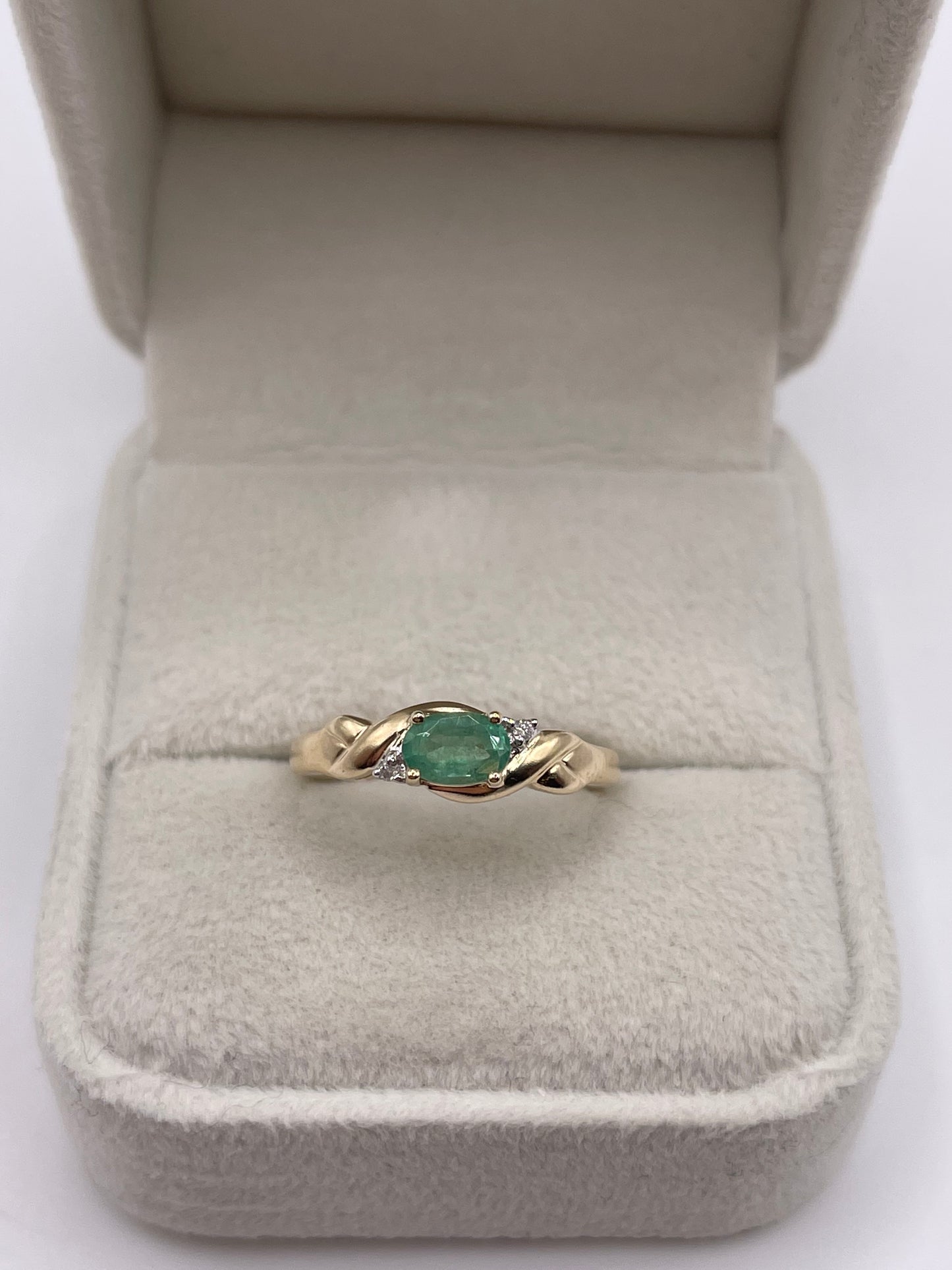 9ct gold emerald and diamond ring