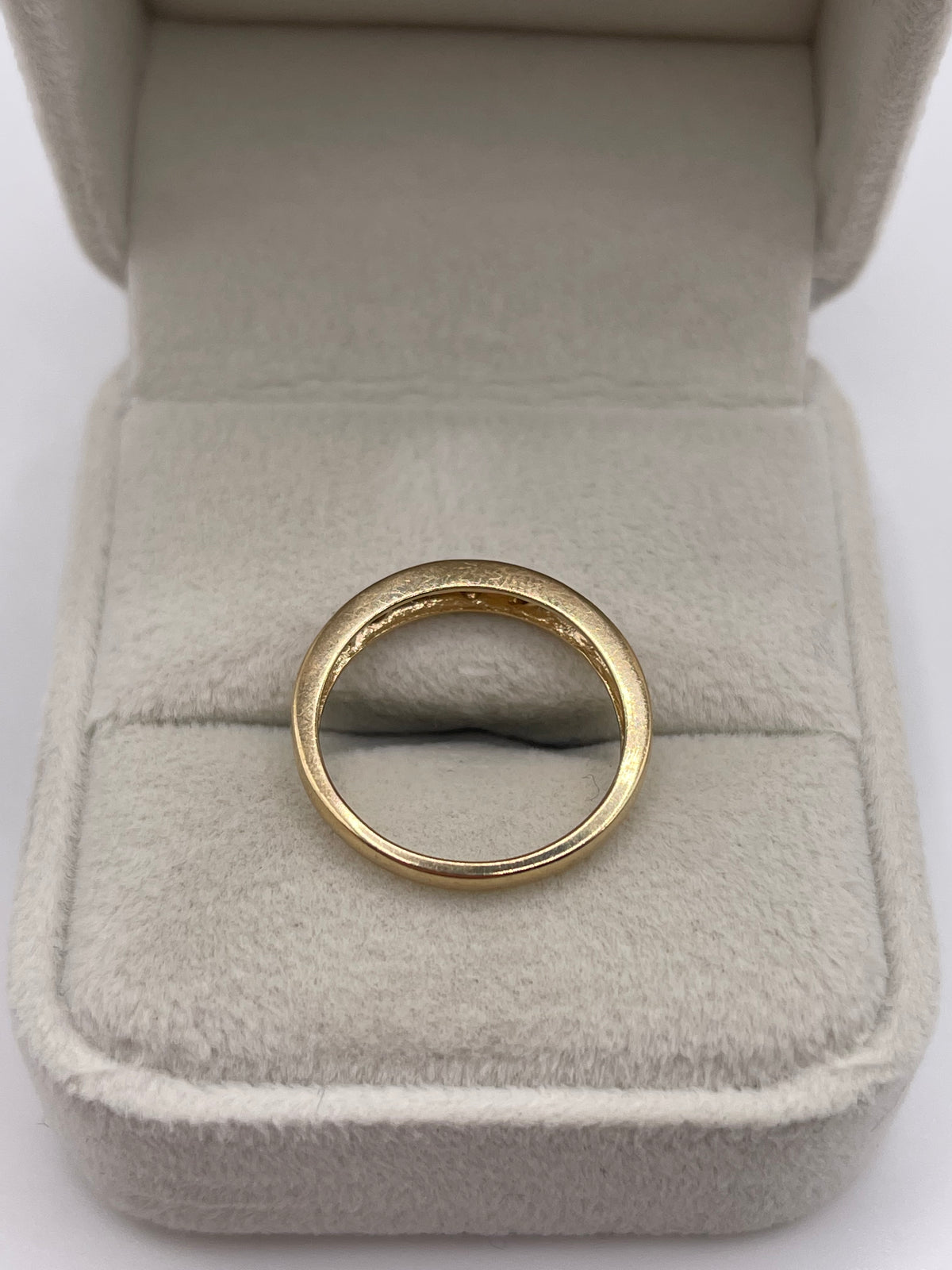 9ct gold diamond ring